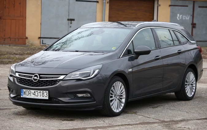 Opel Astra cena 30000 przebieg: 224330, rok produkcji 2016 z Pszów małe 704